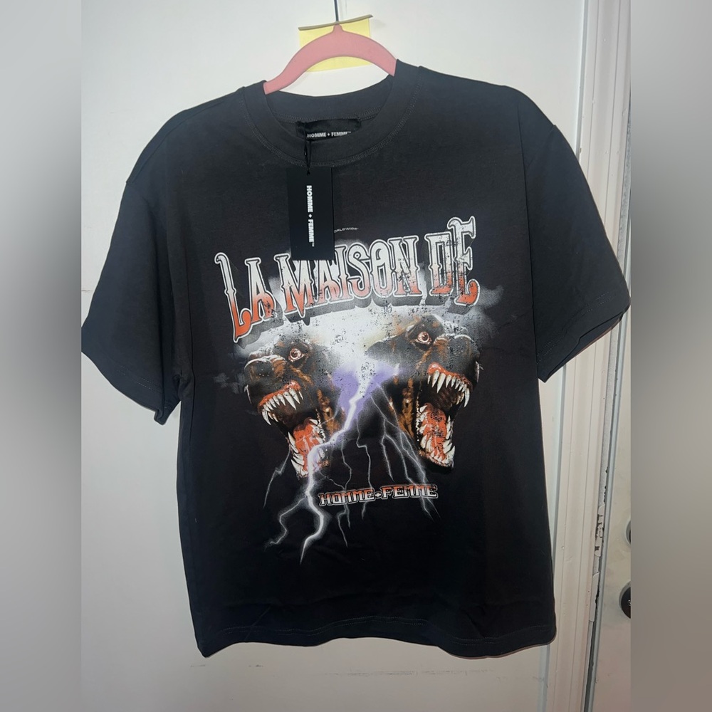 Black Graphic Homme Femme Tee NWT